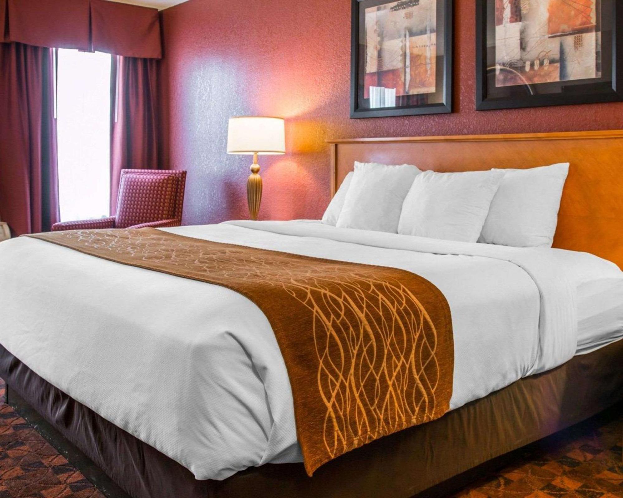 King Room - Accessible/Non-Smoking,1279887106:JPEG